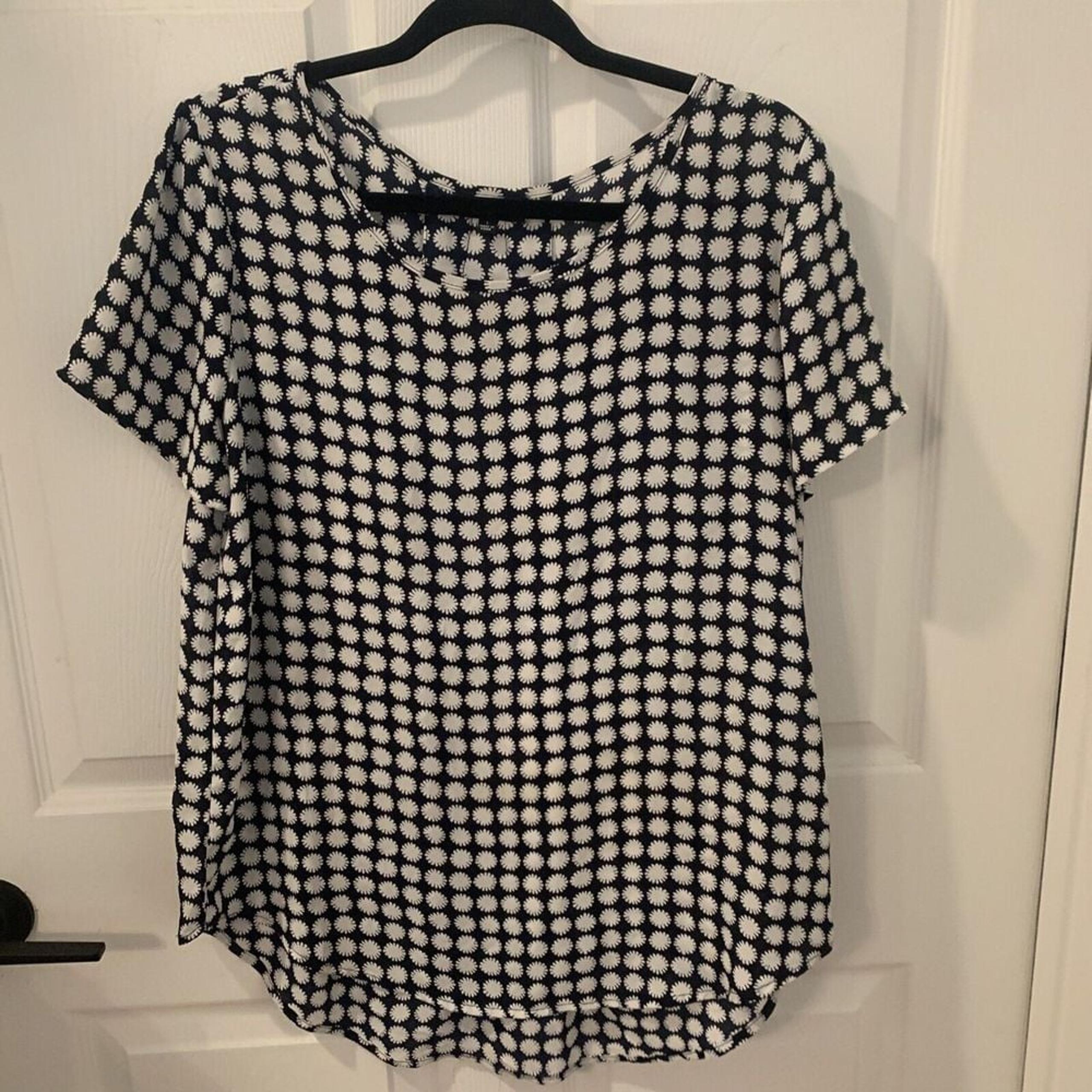 Premise Studio Size Large Womens Short Sleeve Top White Blue Flowy Sheer