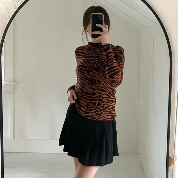 Ann Taylor Tiger Print Jacquard Mockneck Sweater in Chocolate Noir Size XSP 90