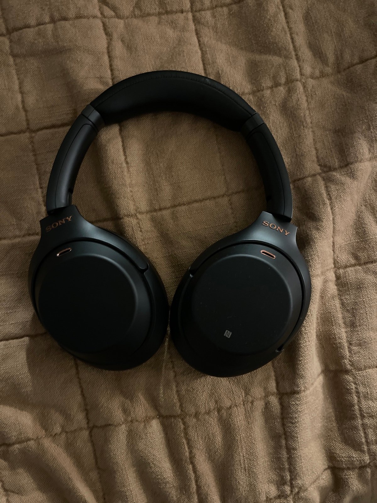 Sony WH-1000XM3 Wireless Noise Cancelling Over the Ear Headphones
