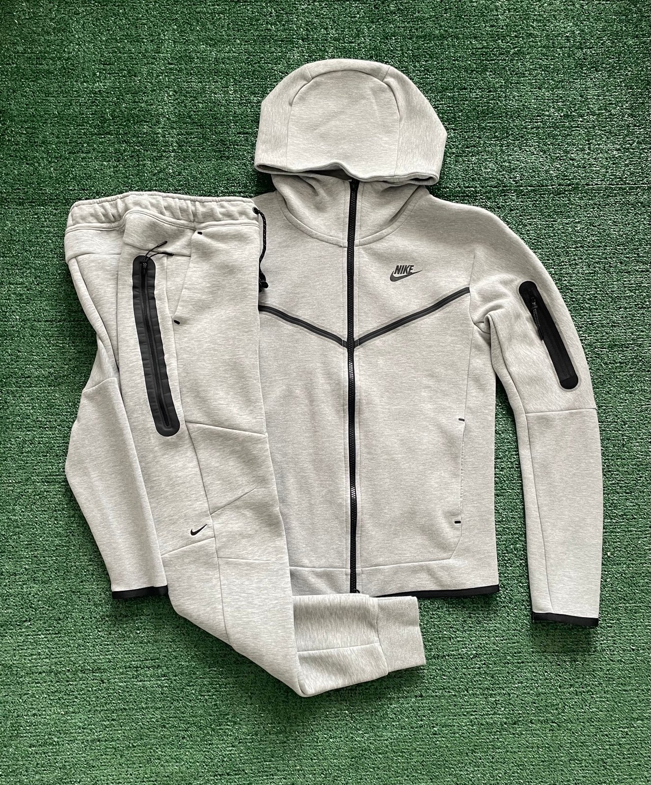 Nike Tech Fleece Sweatsuit