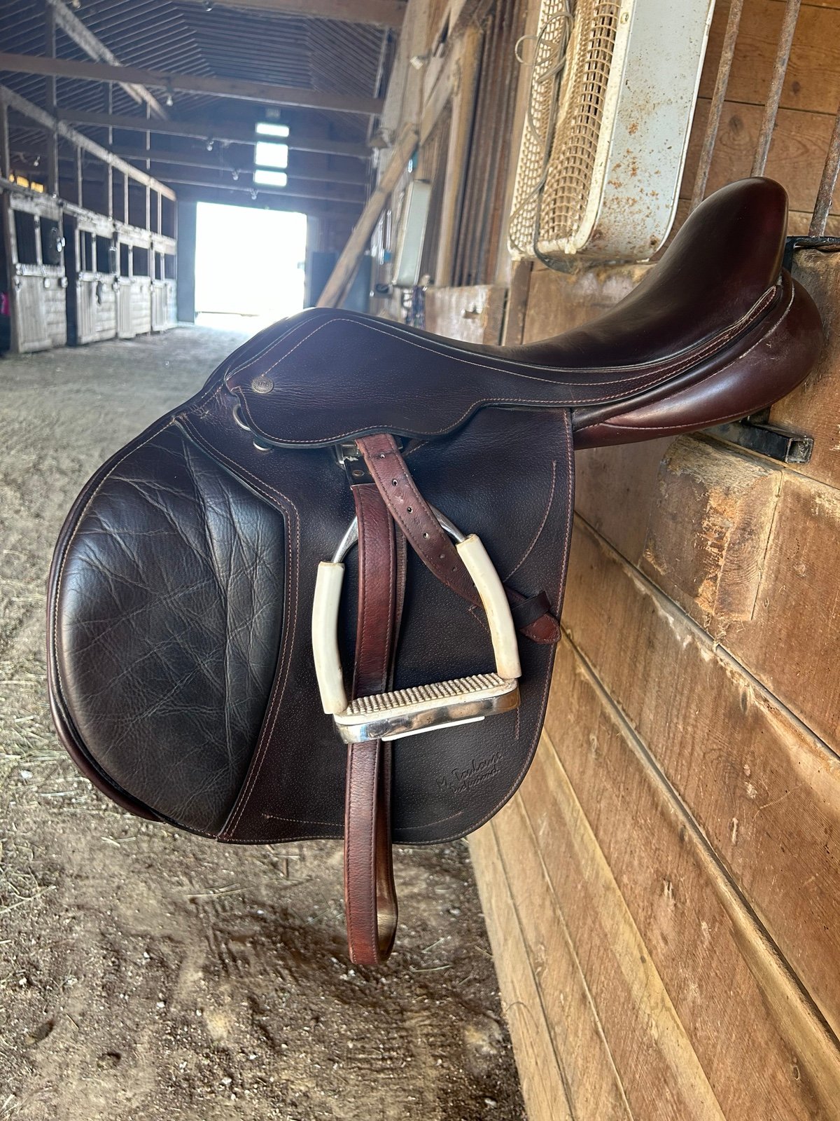18” M Toulouse Professional Close Contact Saddle