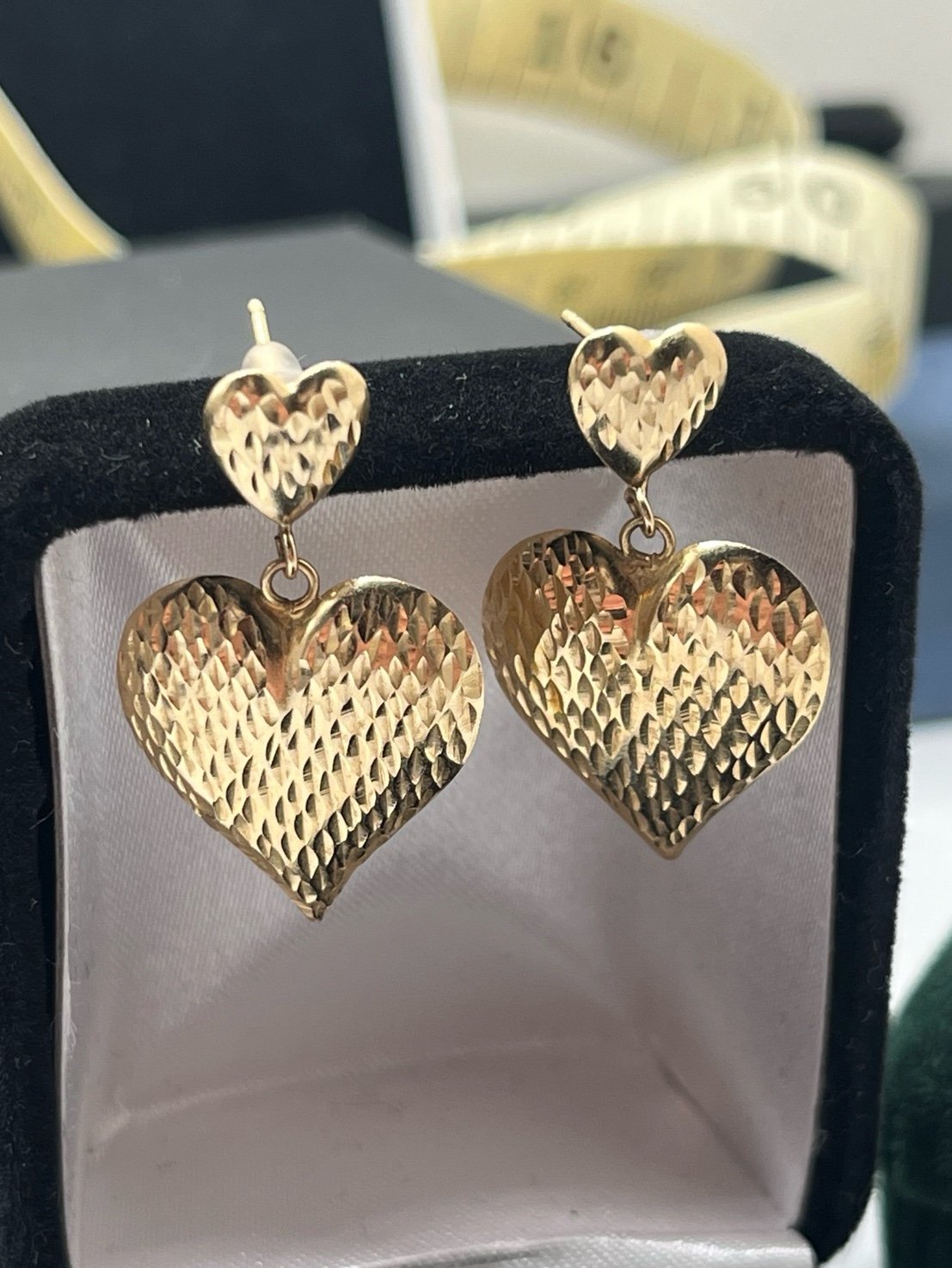 Vintage 14K Yellow Gold Engraved Hearts Dangly Stud Earrings