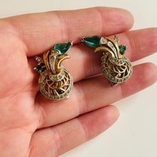 VTG Reja signed Earrings Gold tone Swoosh green Crystal Rhinestone Rare Art deco