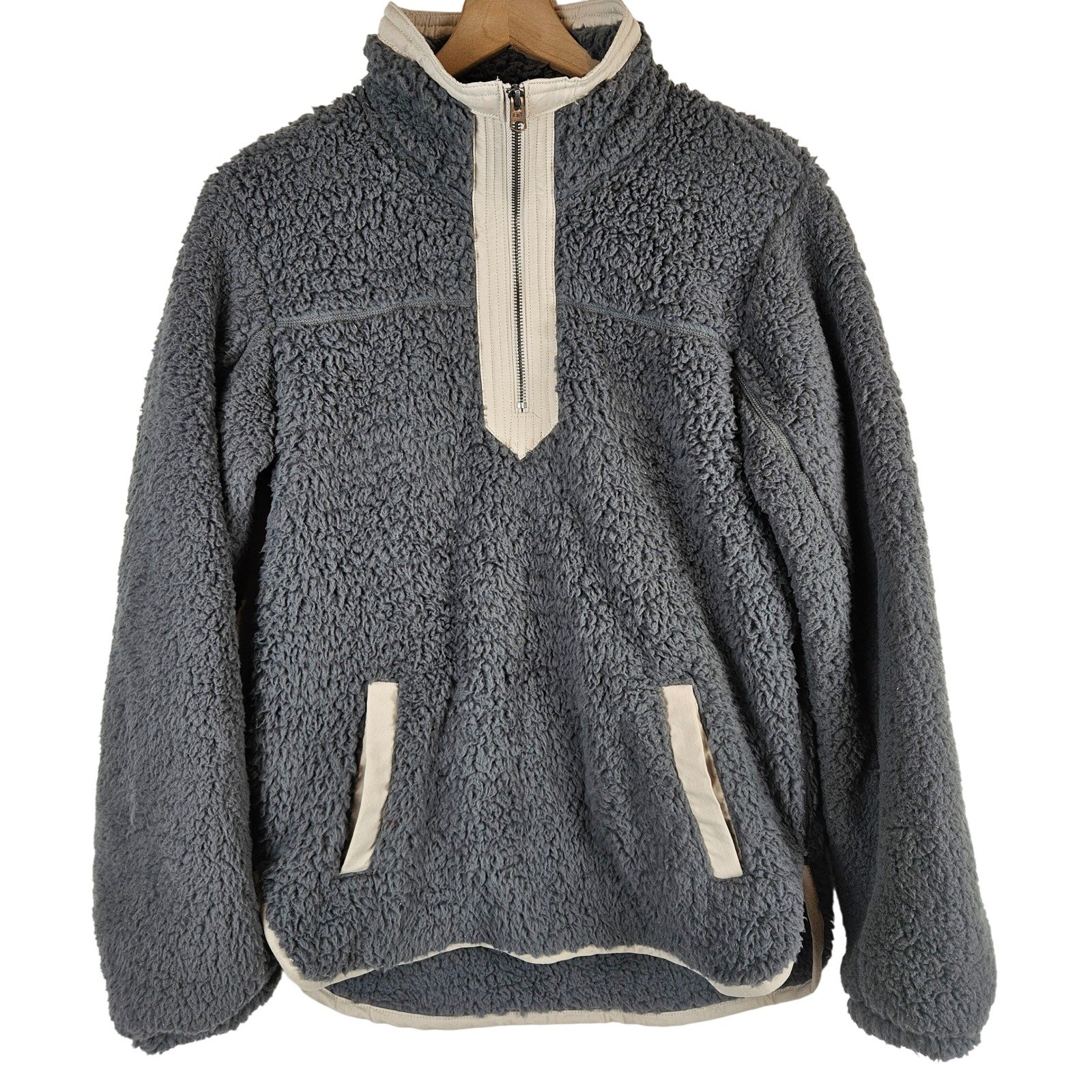 Abercrombie and Fitch Soft Sherpa pullover cozy grey, size M