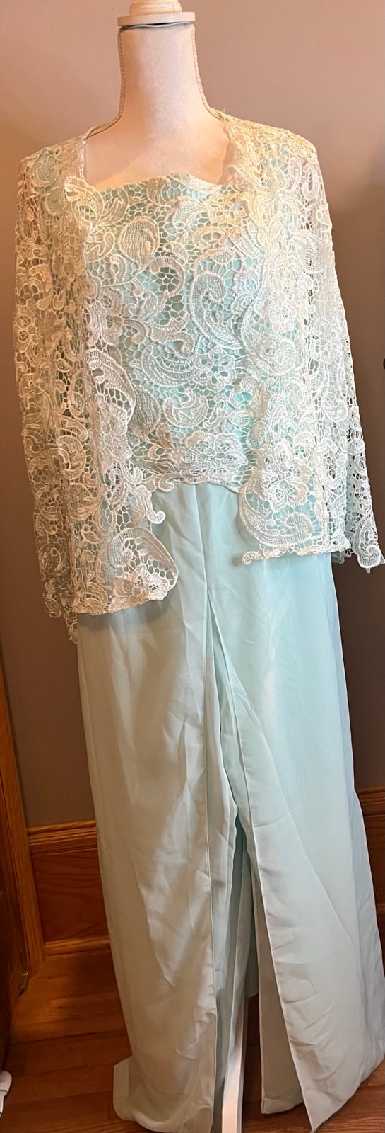 NWT Pant Suit 3 Pieces Silver Jumpsuits Elegant Evening Gown Mother of The Bride