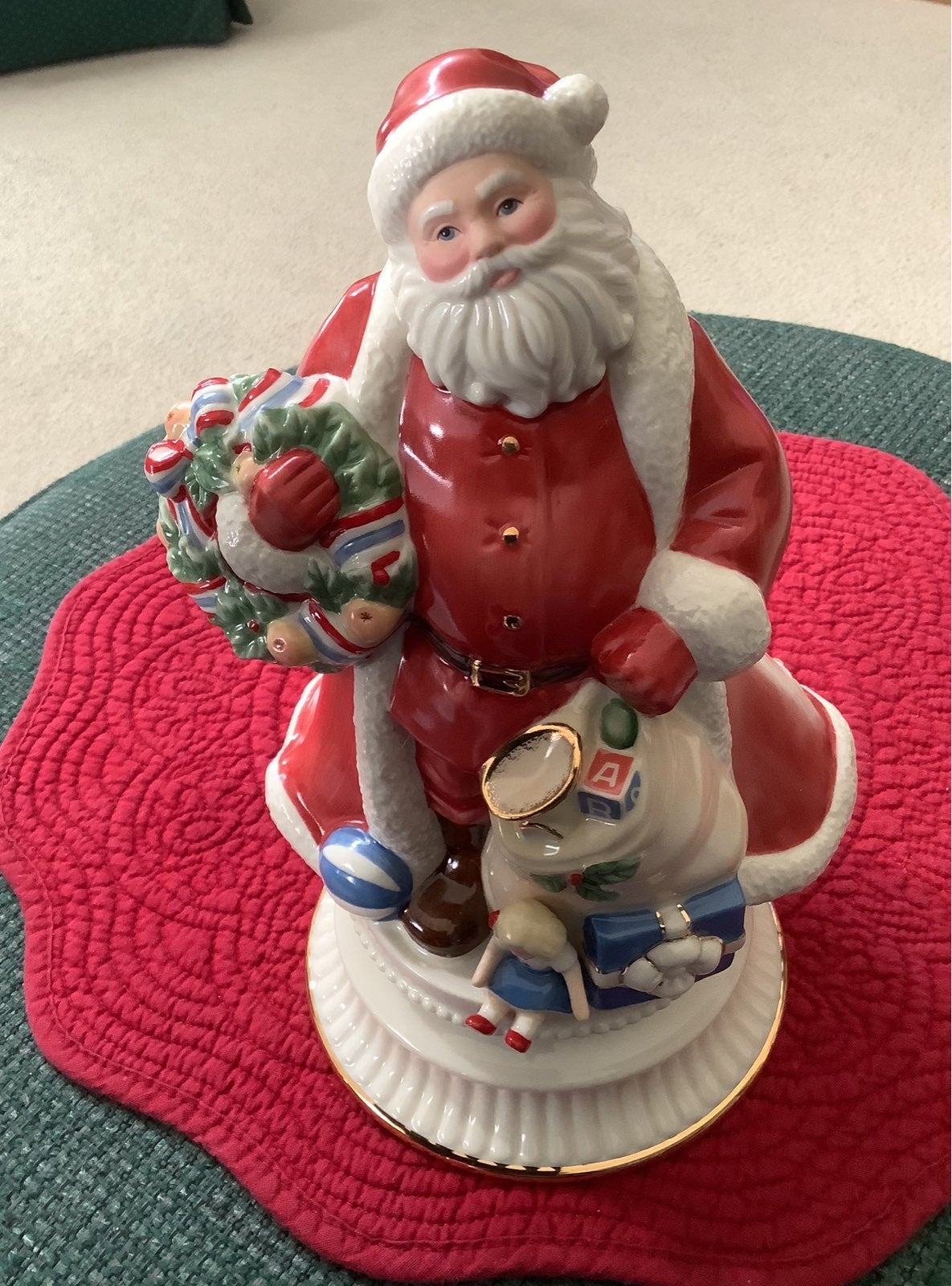 Lenox Santa's Around the World America Music Box