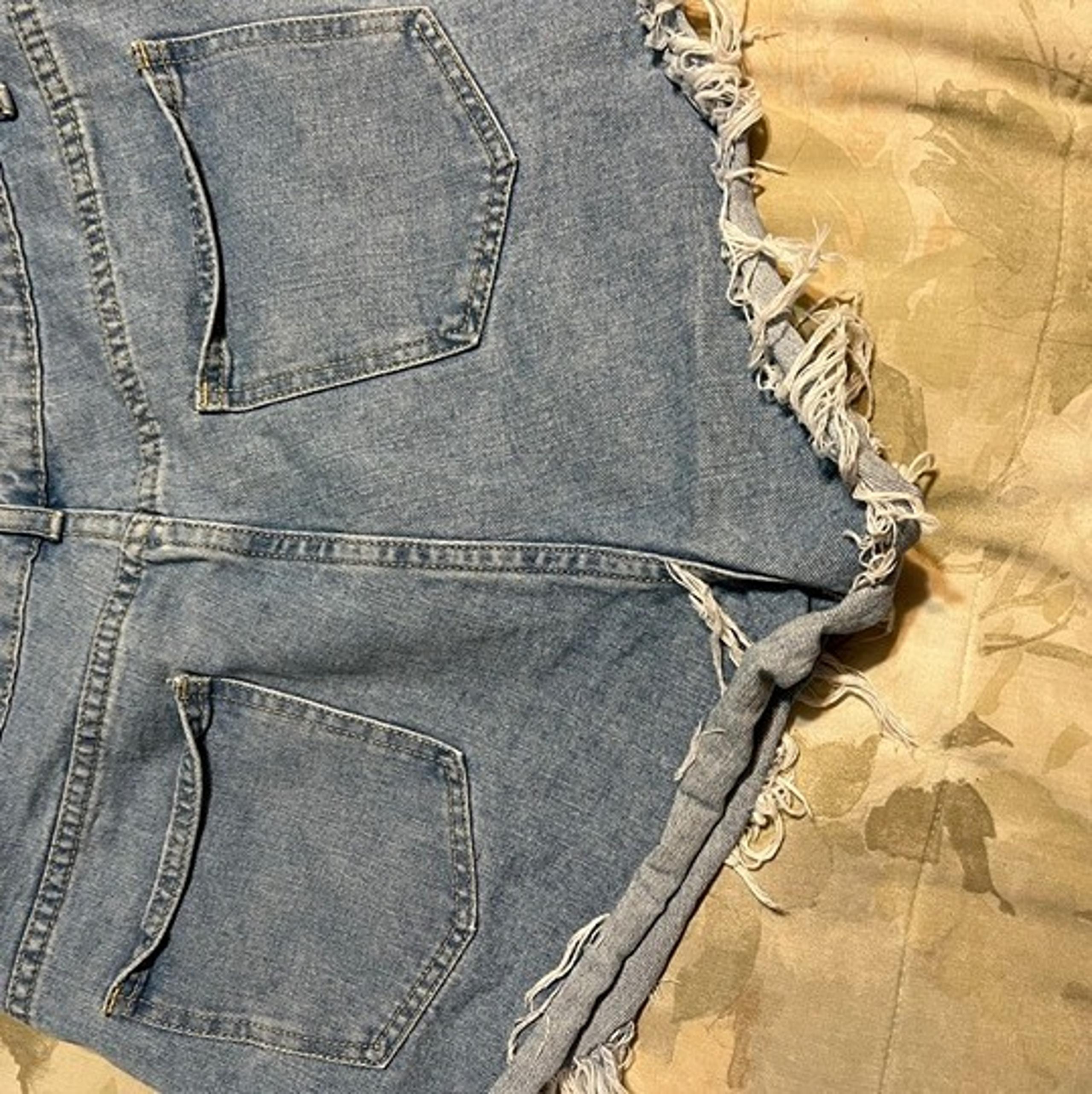 Shein Women Size 0XL Cut Off Shortie Bootie Shorts High Waist Distressed Frayed