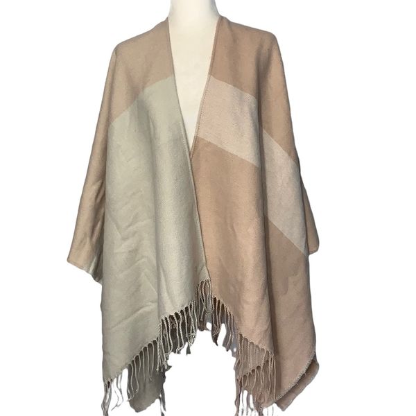 Soia & Kyo Pink and Cream Color Block Plaid Fringe Wrap Size One Size