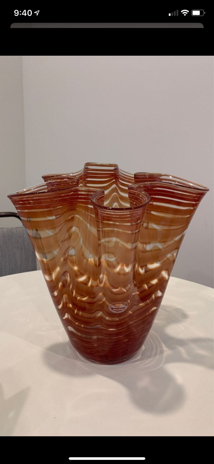 Royal Gallery Handkerchief Ruffle Vase