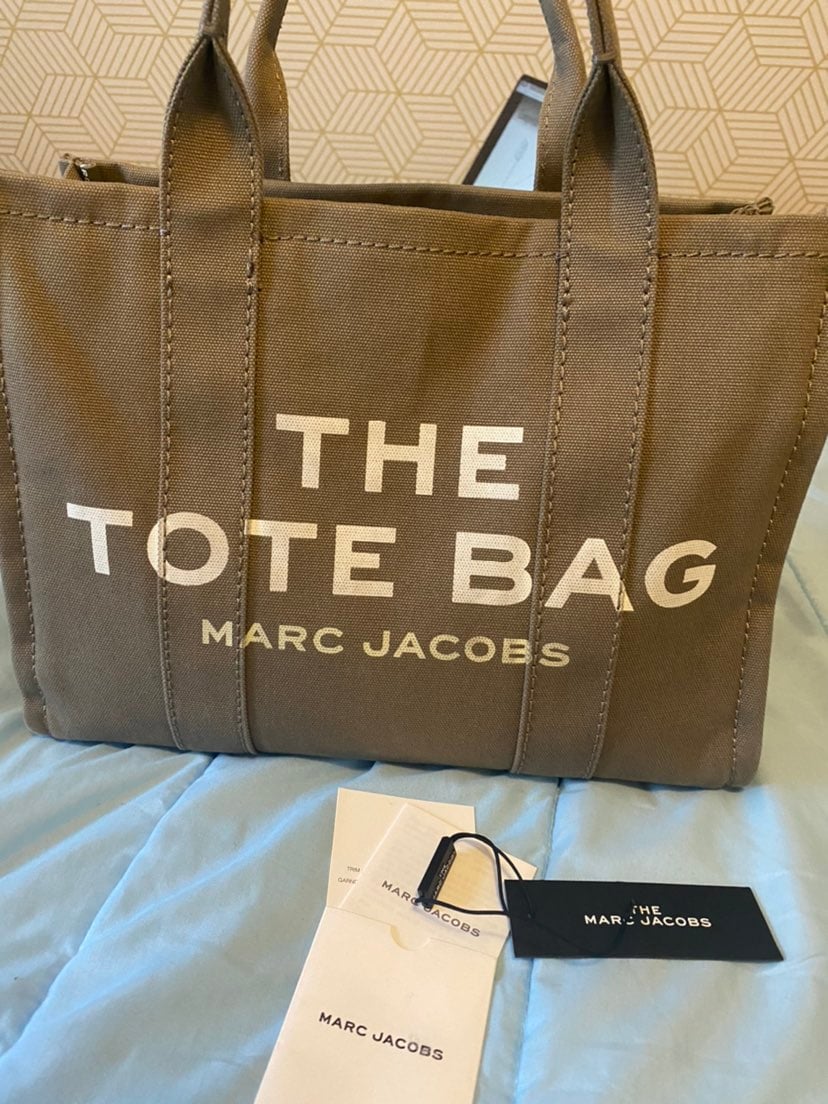 MARC JACOBS Green Tote Bags | Mercari MARC JACOBS Green Tote Bags | Mercari