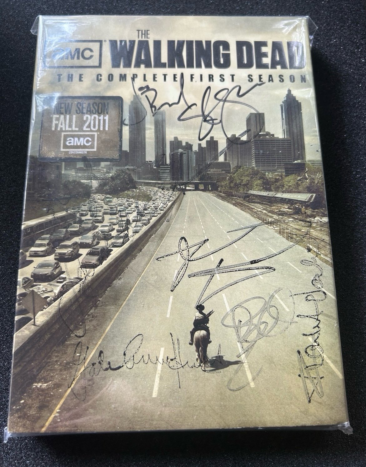 The Walking Dead: the Complete First Season (DVD, Signed By Cast AUTHENTICATED