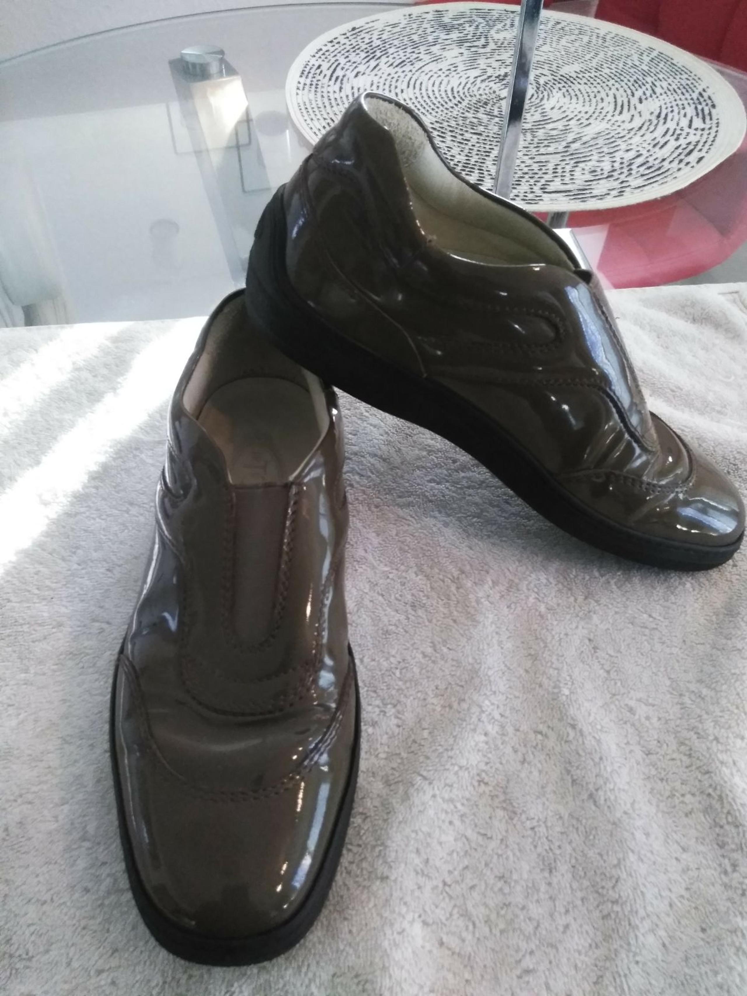 Tod's Beige Patent Leather Shoes Sz 6