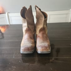 Men's 10.5 ariat boots