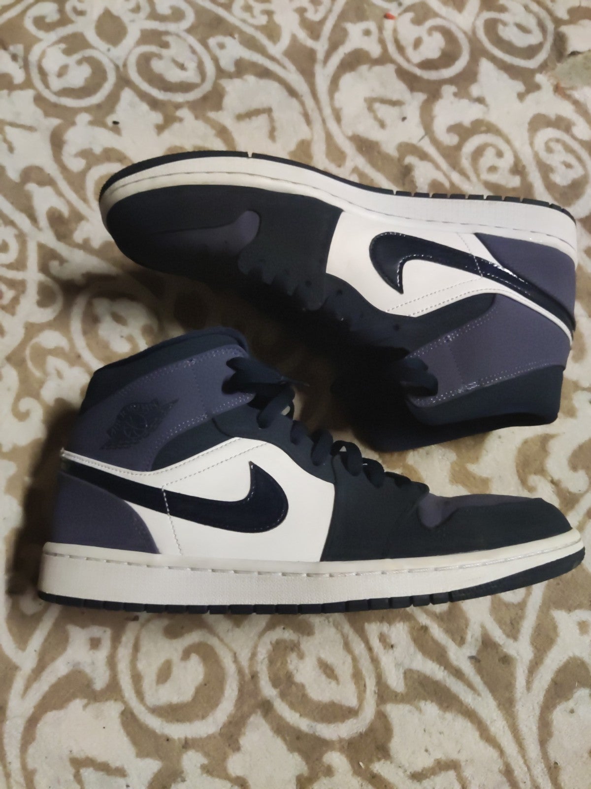 Jordan 1 mid "Obsidian Sanded Purple"