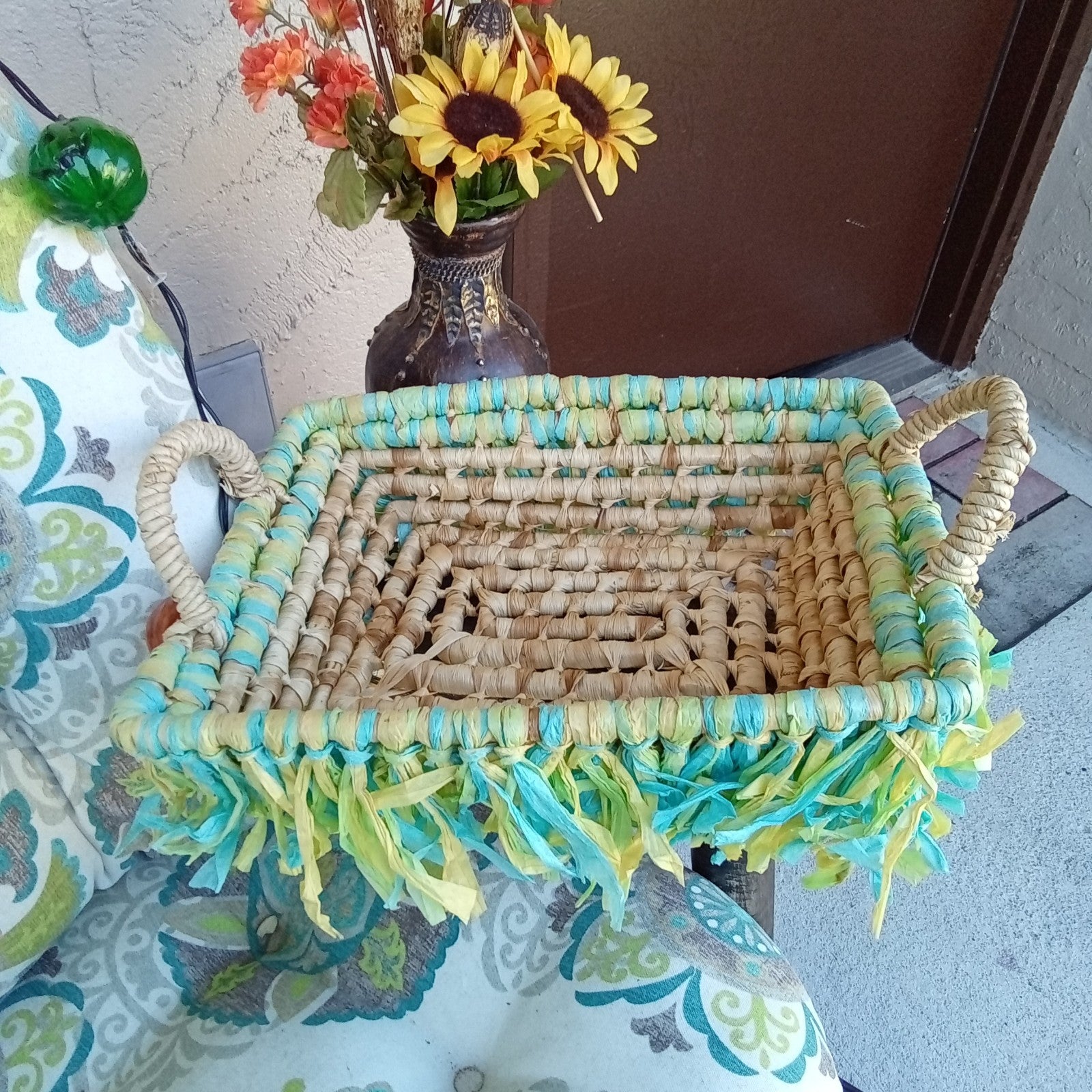 VNTG Square Handwoven Natural Fiber Raffia Farmhouse Country Fall Harvest Basket