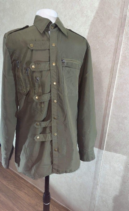 Yang Xin Yuan Olive Green C-Pop Long Sleeve Snap On Shirt Size M