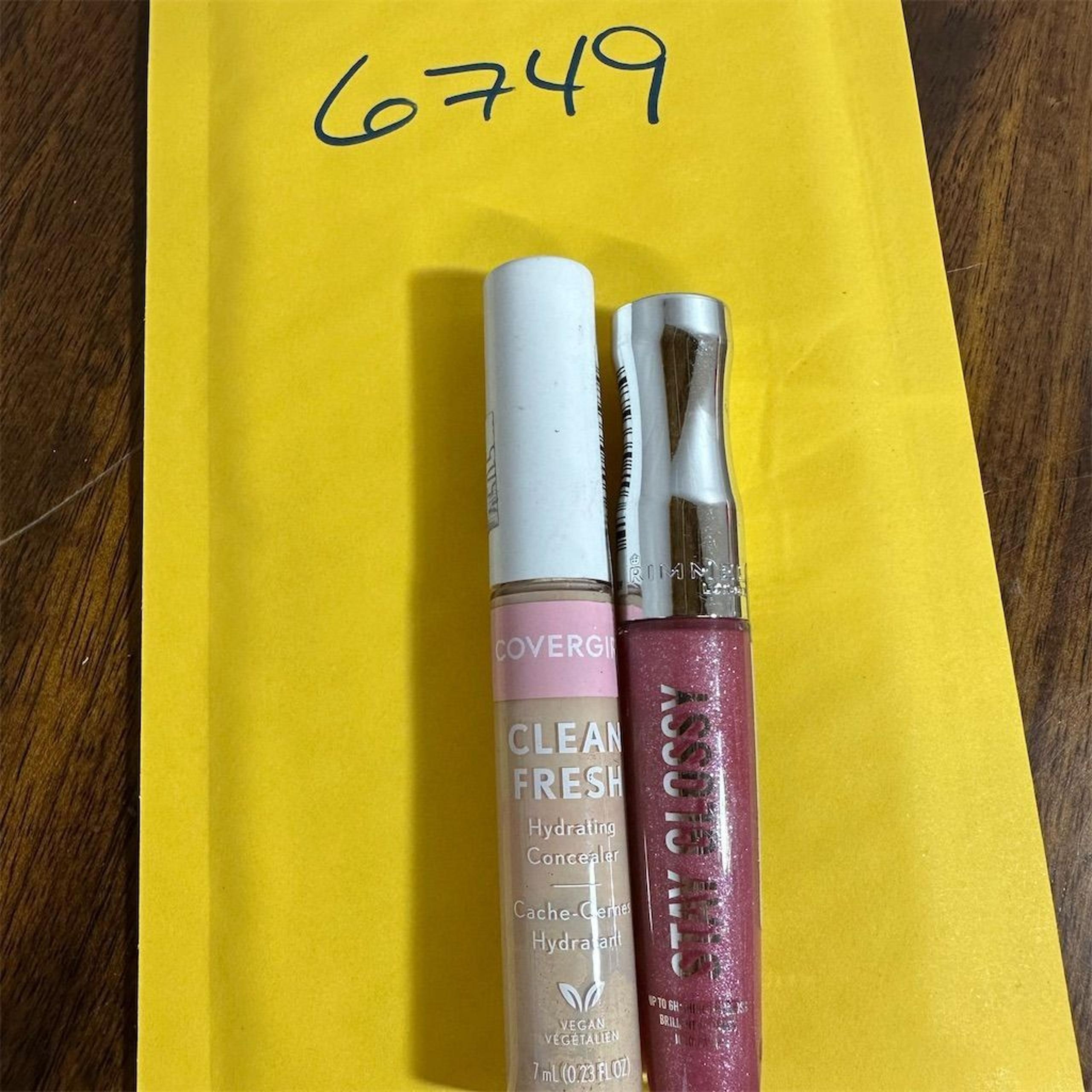 Clean Fresh Hydrating Concealer 320 Fair Clair 0.23 Fl Oz - CoverGirl