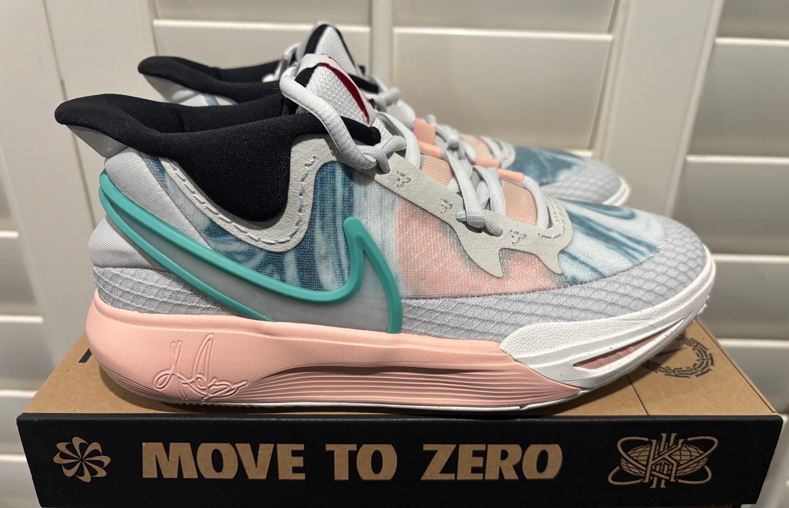 New Nike Kyrie 8 GS Photon Dust UNRELEASED DQ8076-002 (Grade School Size 5Y)