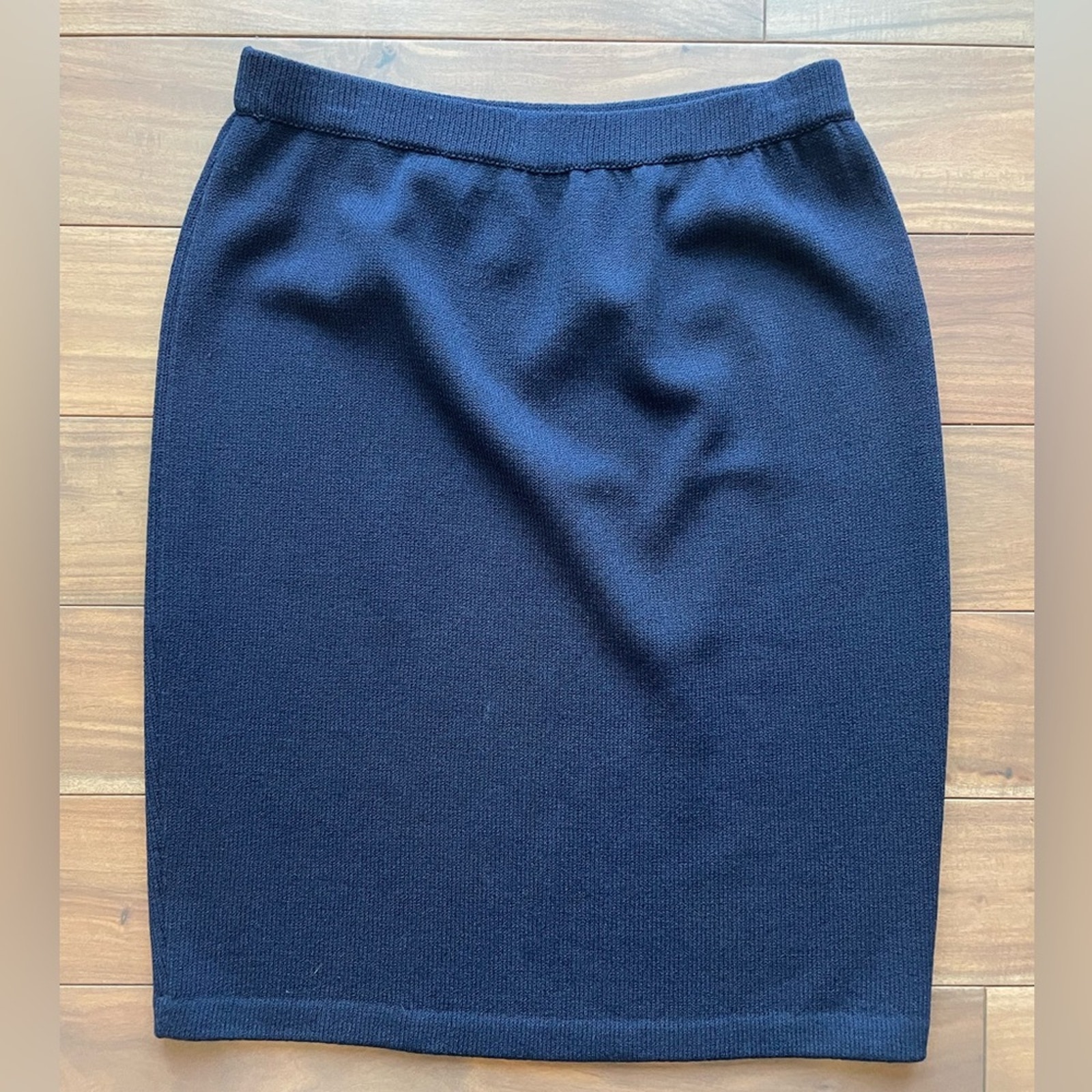St. John Collection Knit Knee Length Skirt Size 10