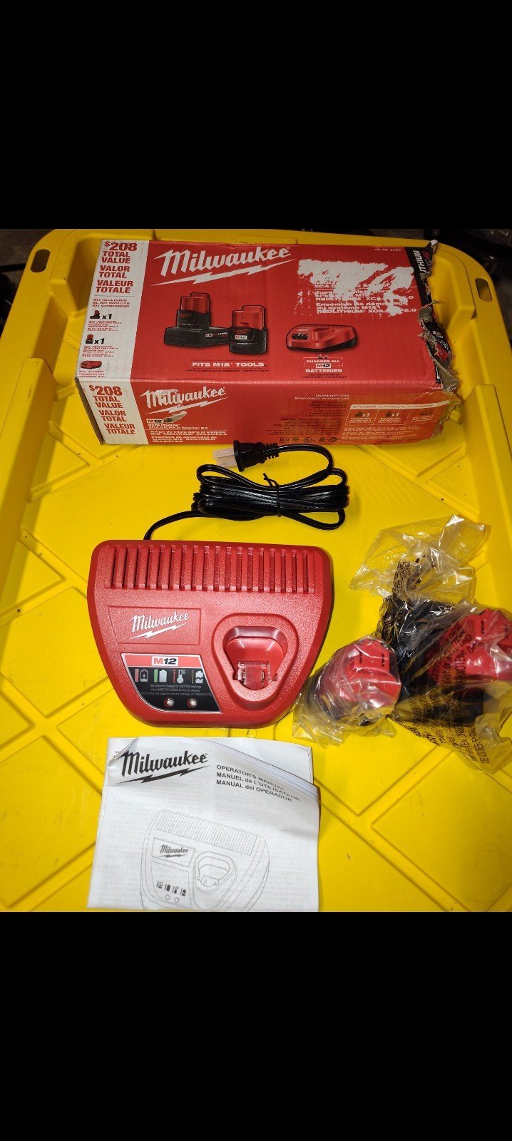 Milwaukee M12 battery charger starter kit xc4.0 cp2.0