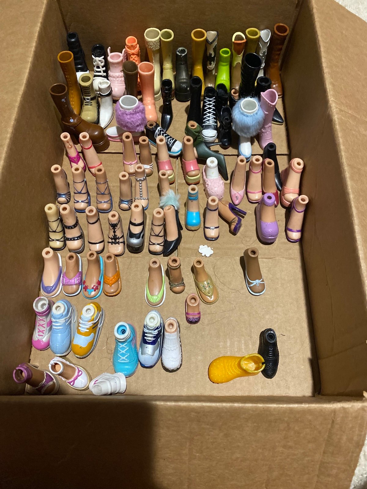 Bratz lot of single shoes for dolls (Will separate in increments of 5)