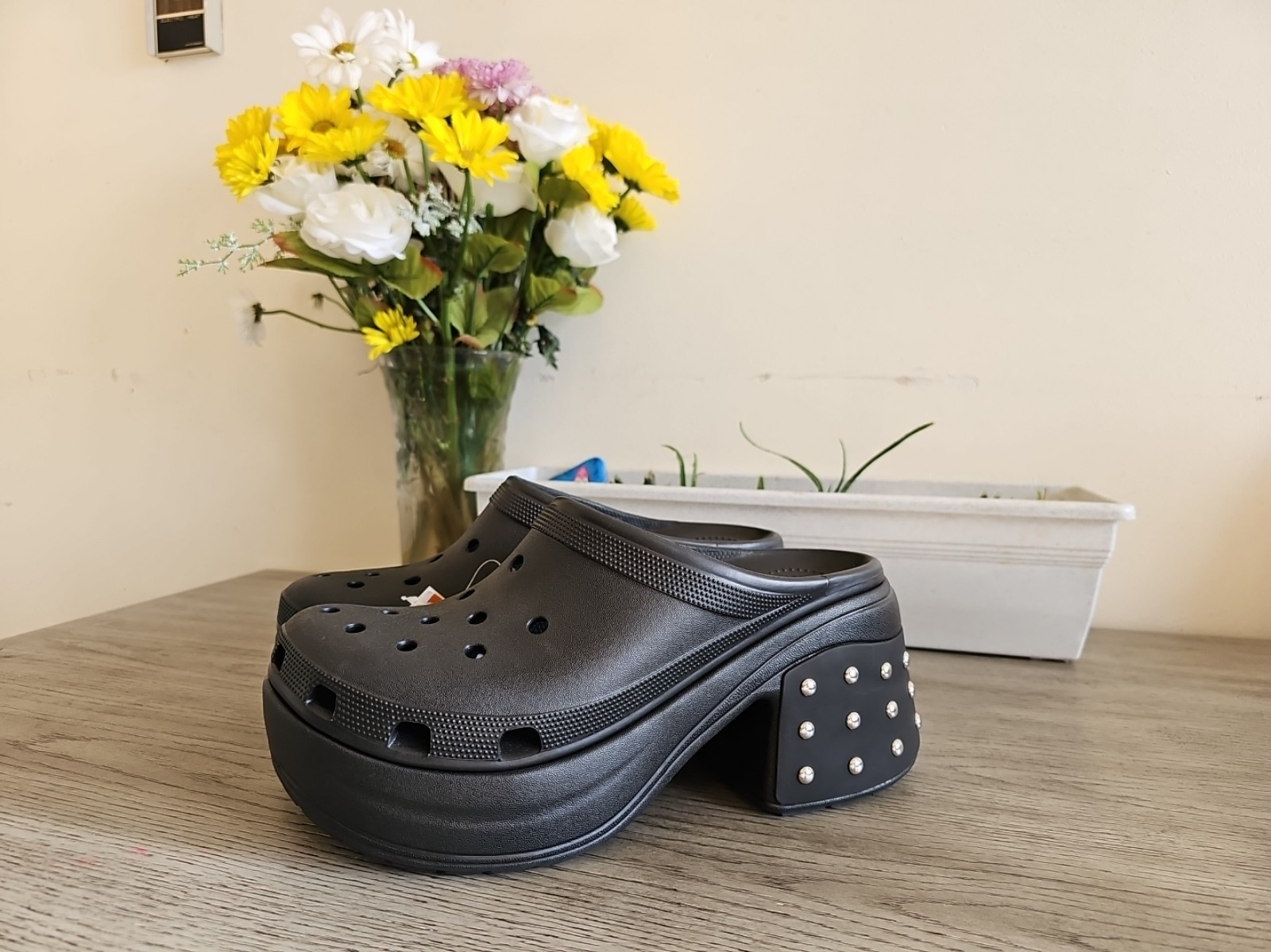 NWT Crocs Siren Studded Clog Women's Black 209017-001 Size M 11