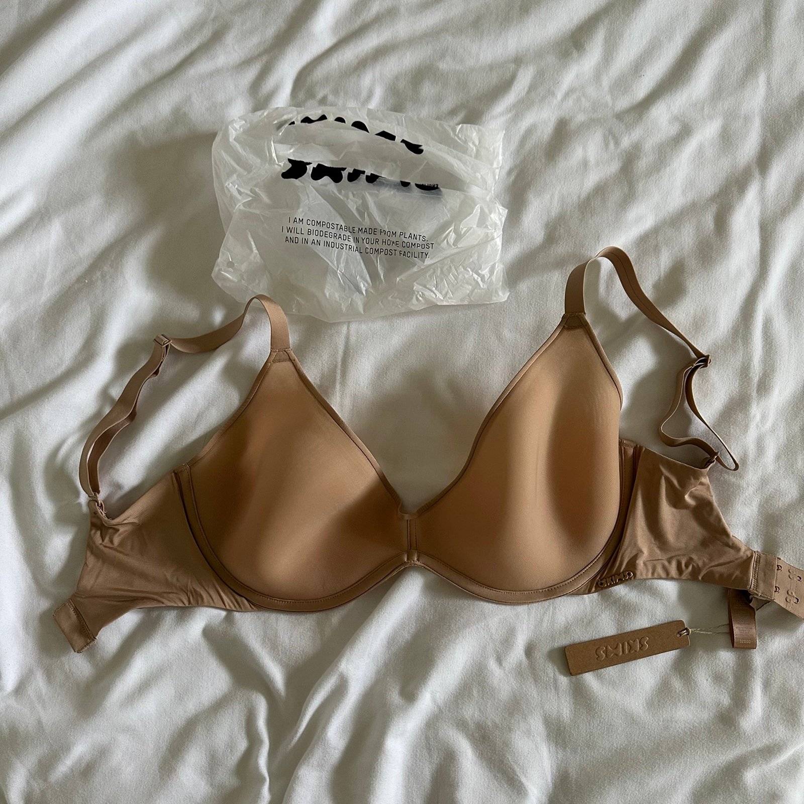 SKIMS Weightless Scoop Bra 32DDD (F)
