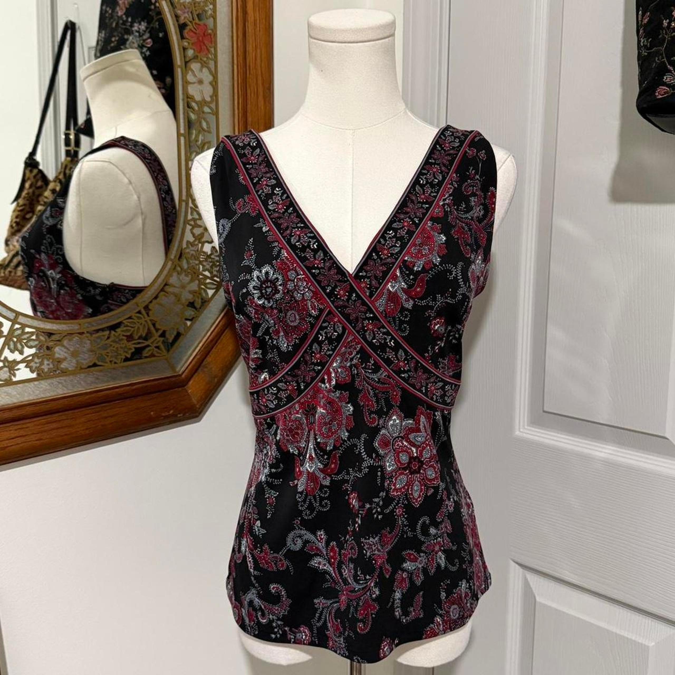VTG Y2K Tahari Black, Red & Grey Boho Paisley Sleeveless Romantic Dark Fairy Top