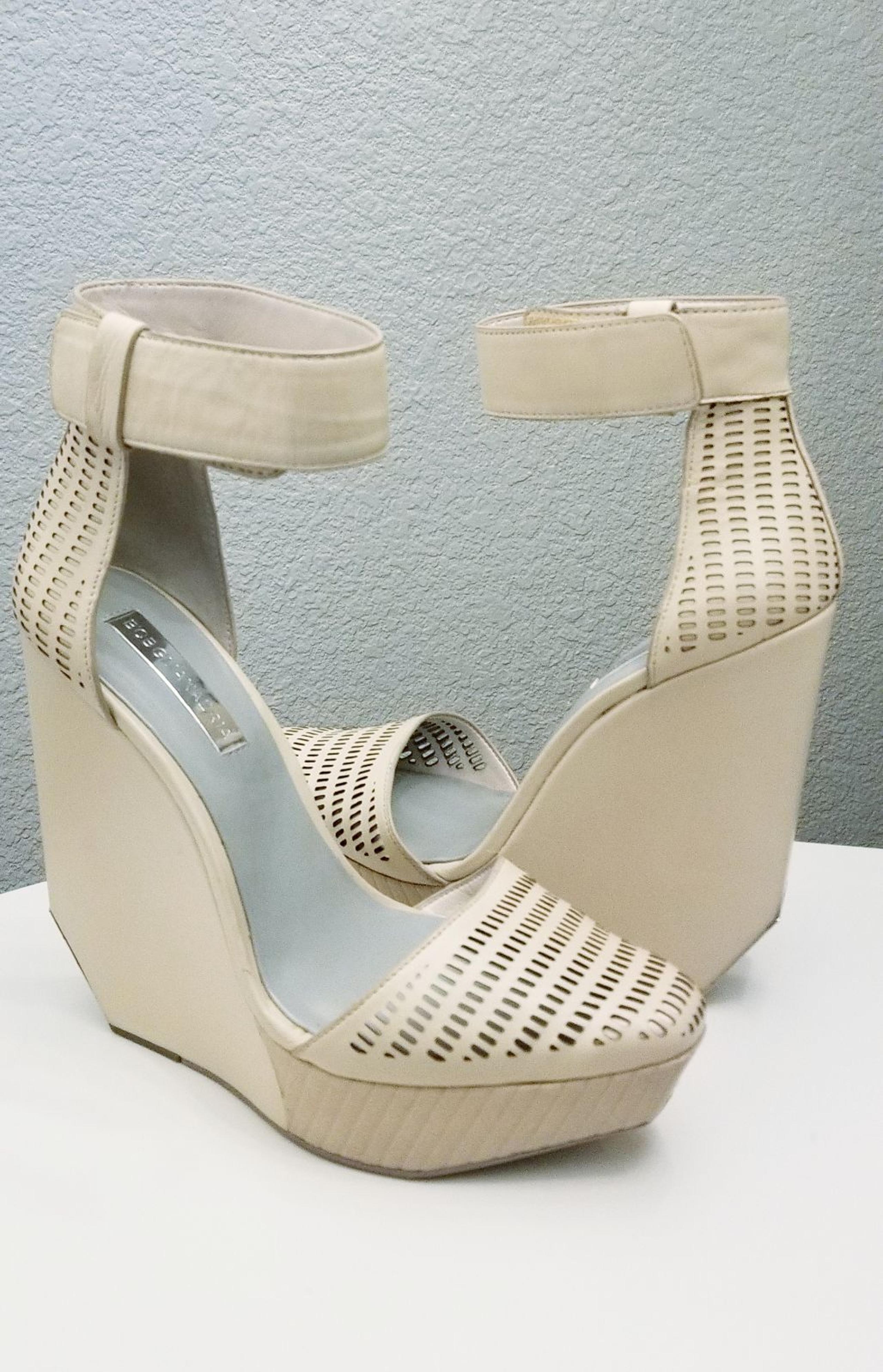 Heels Ankle Strap BCBGMAXAZRIA  9.5