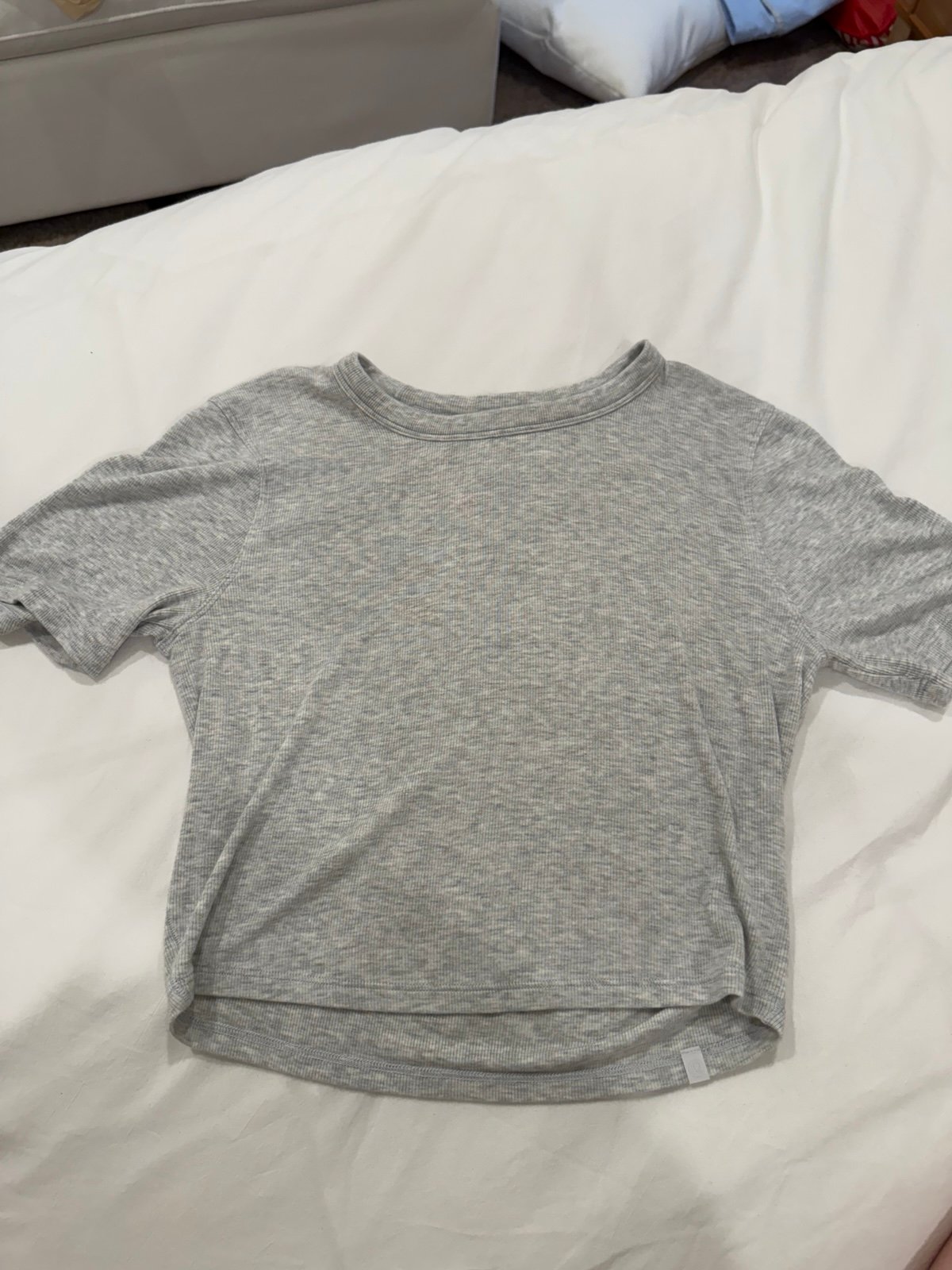 Lululemon Hold Tight Short Sleeve Cropped Shirt in Light heather grey