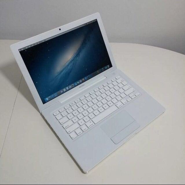 Apple MacBook Laptop - Fast Shipping - Great Deal