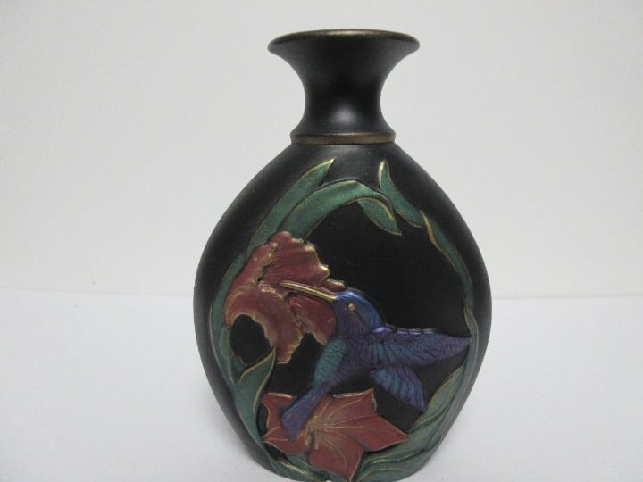Black Vase With Humming Bird&Floral Flowers on it