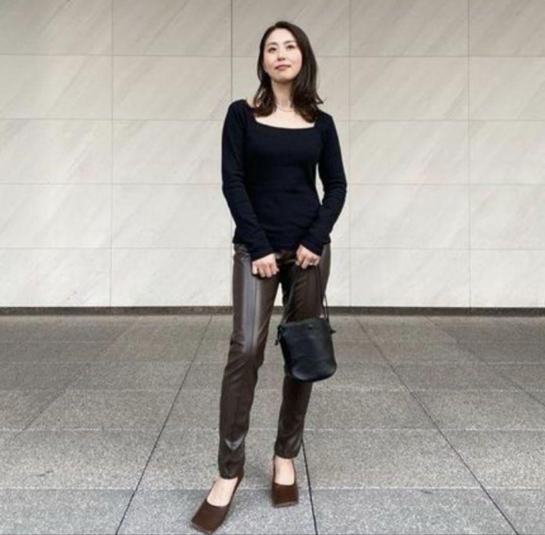 ETRETOKYO Stretch Fake Leather Tight Pants