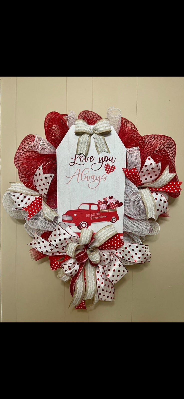 Large Valentines Day Wreath