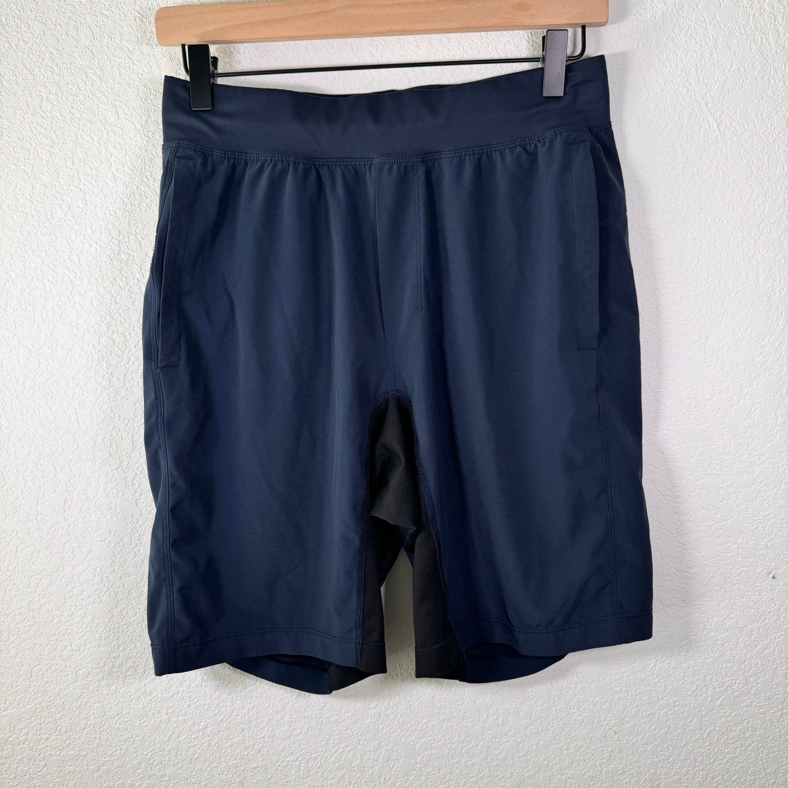 Lululemon T.H.E. Short Linerless 9” Inseam Men Size Small