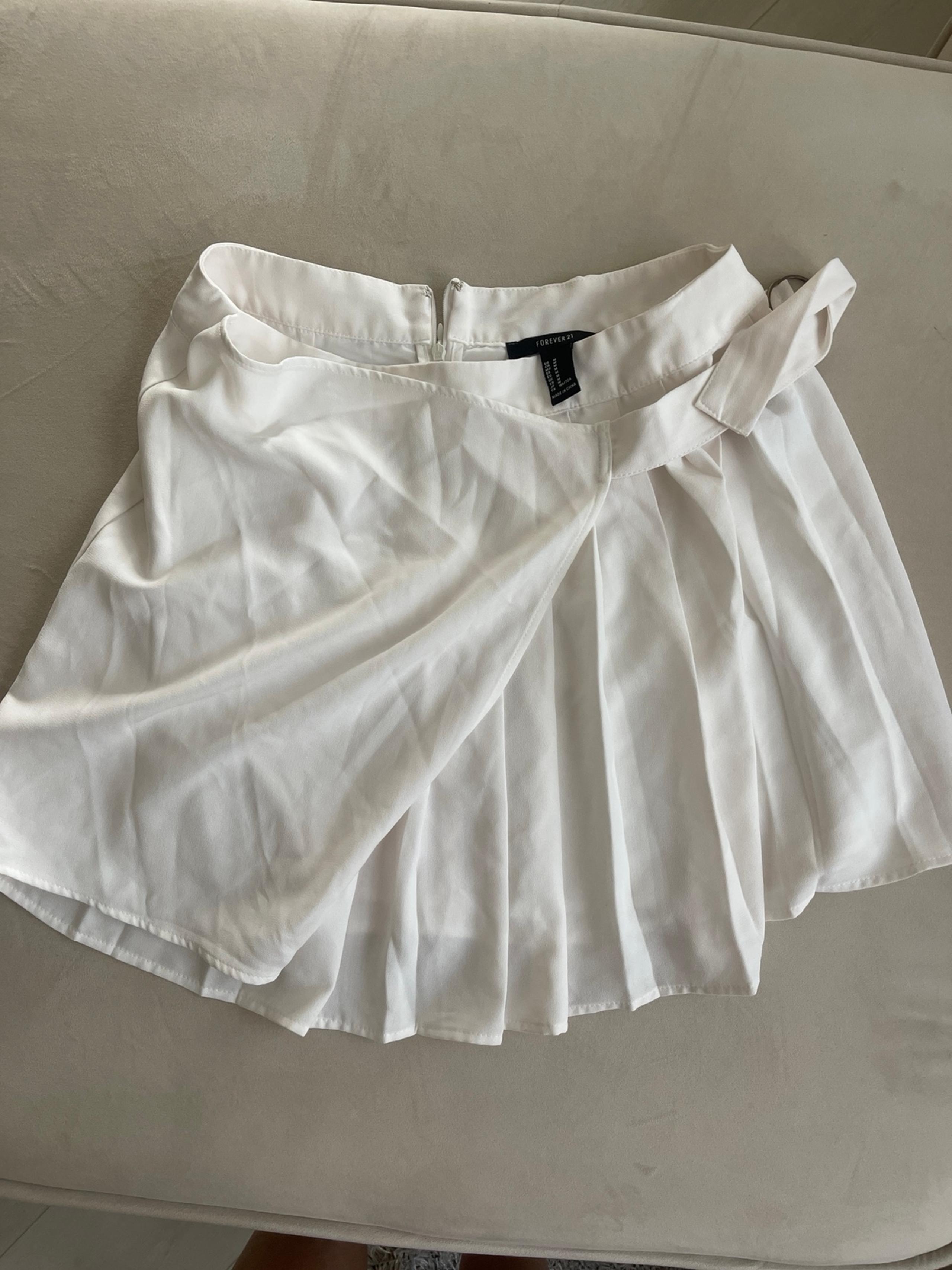 New skirt size M forever 21 cute