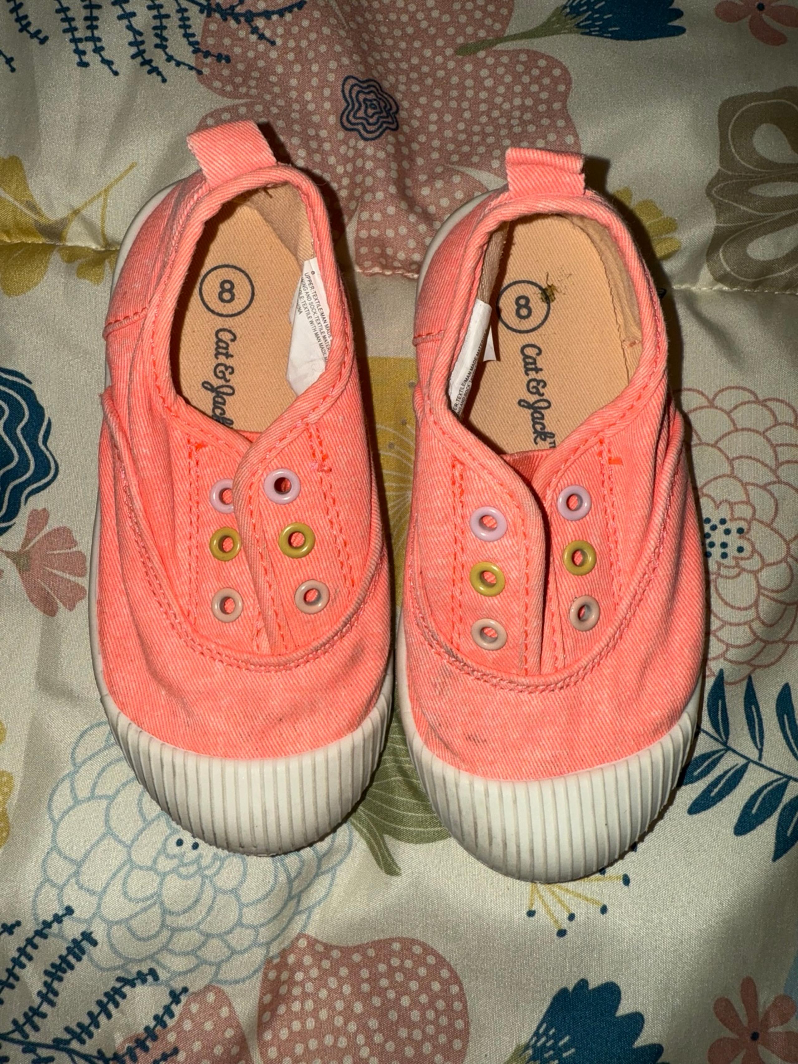 Coral shoes size 8