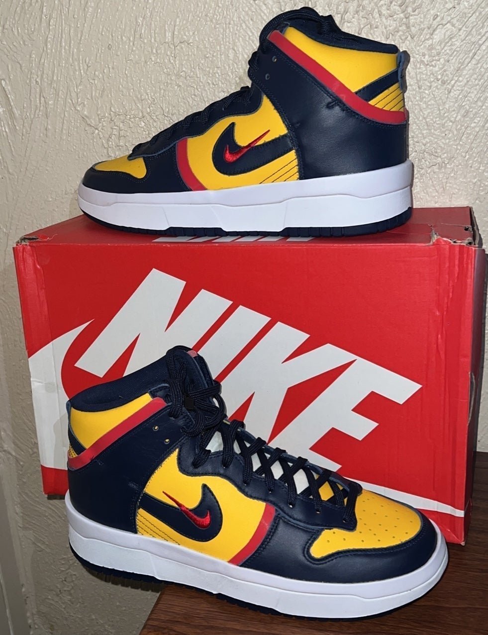 (New) Nike Dunk High Up Michigan W Size 12/M Size 10 Shoes