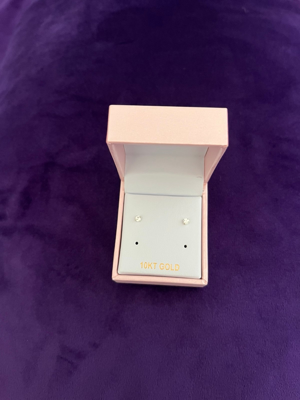 New 10 Kt gold tiny cz stud Earrings