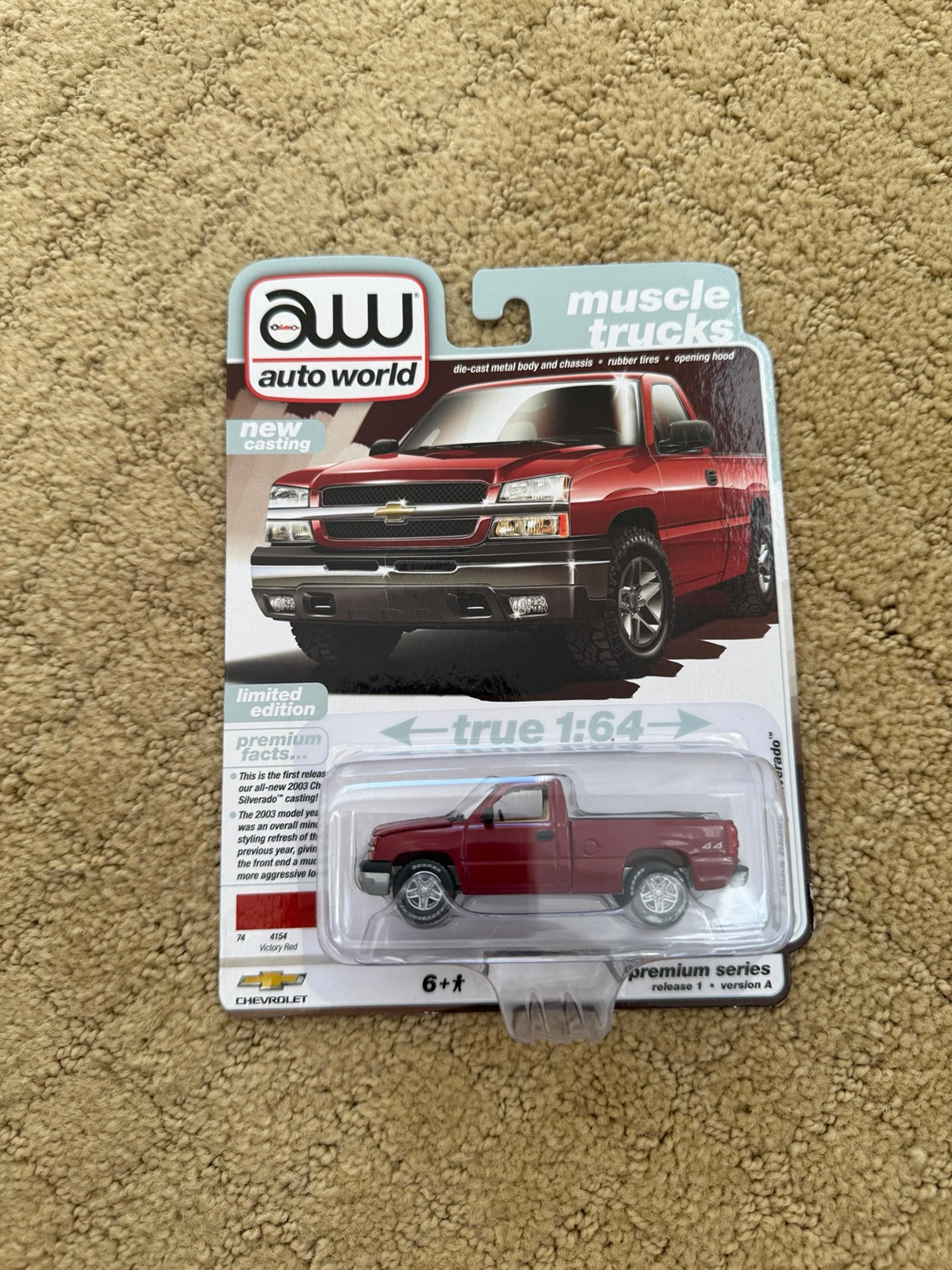 Auto World 2003 Chevy Silverado