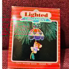 Hallmark Keepsake Magic lighted Ornament Christmas Chris Mouse Glow 1987