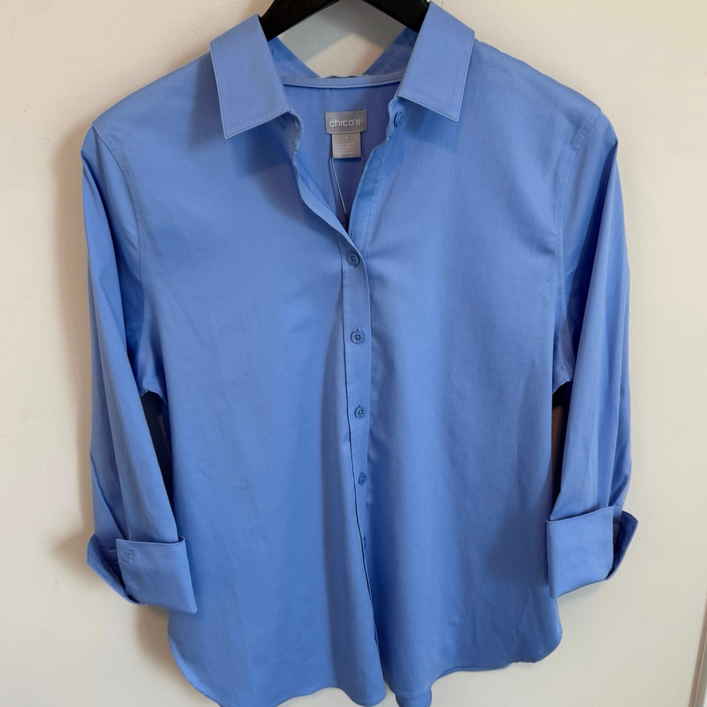 NEW CHICO’S No iron stretch 3/4 sleeve solid shirt blue veil woman’s size 8