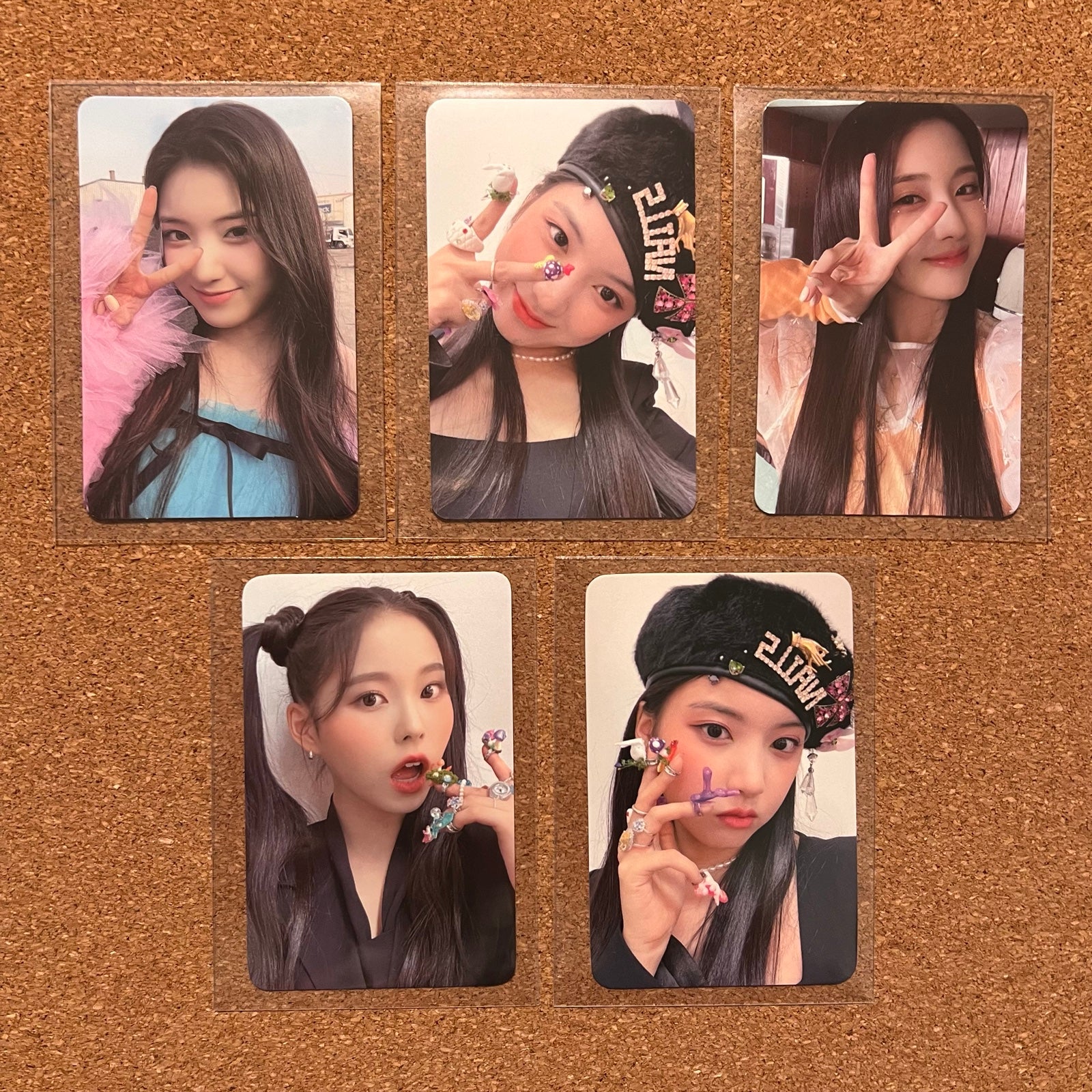 nmixx kyujin and jiwoo photocard