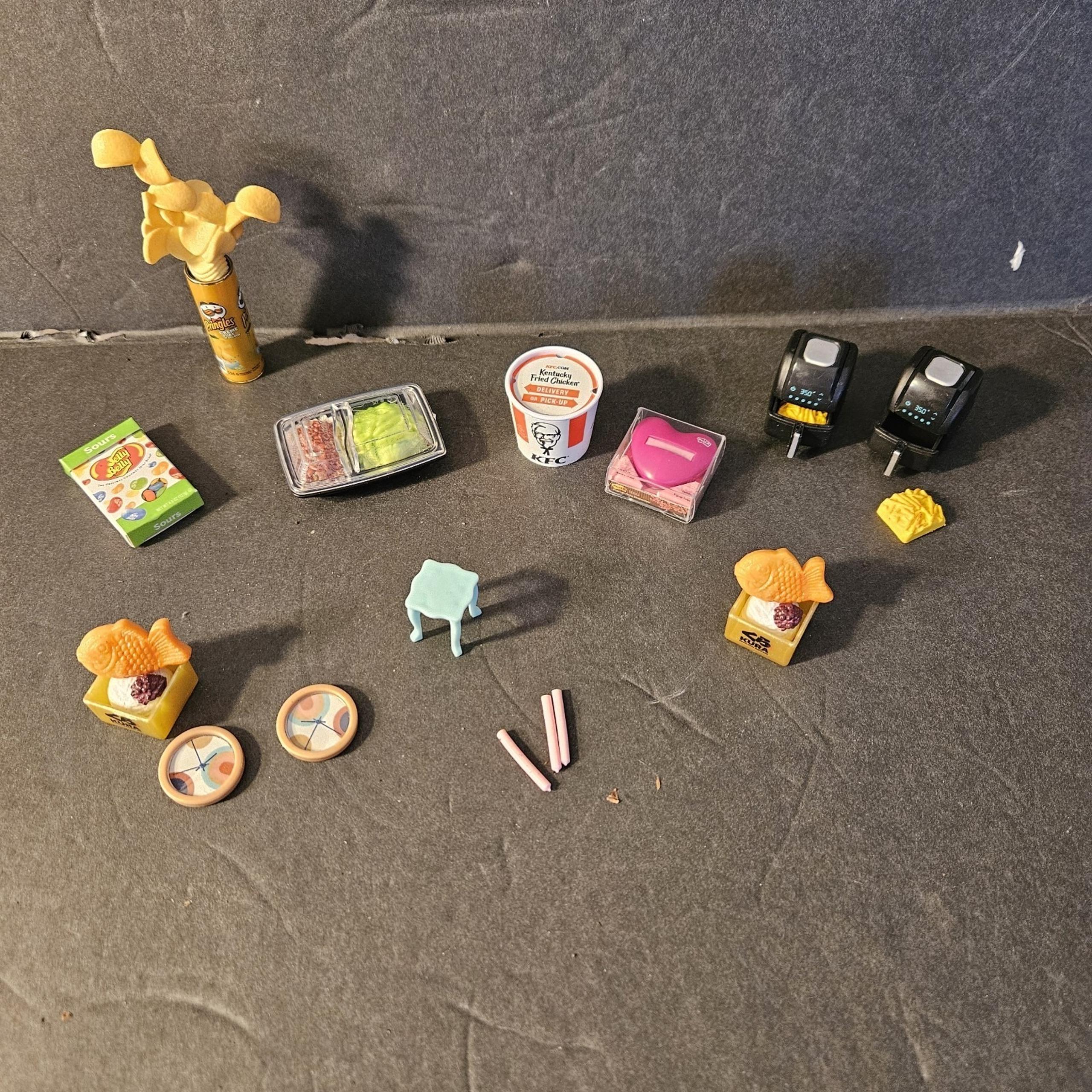 Mini Brands Lot Air Fryers, KFC, Heart Post-its, Pringles, Sushi, Jelly Belly