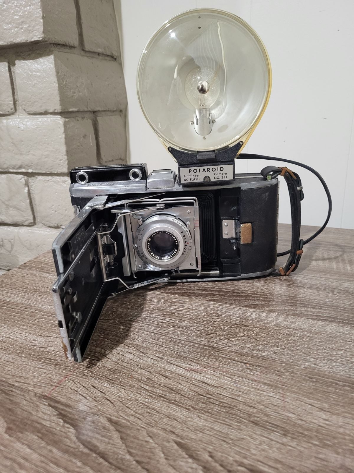 Antique Polaroid Camera read description!!!!!