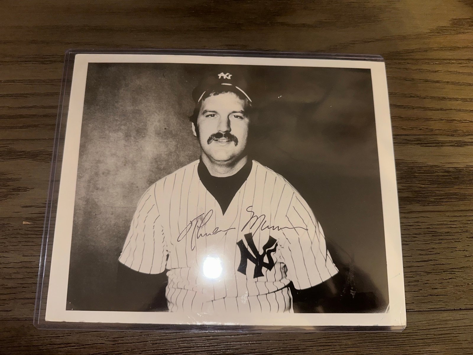 New York Yankees Thurman Munson Autographed 8 x10 Photo