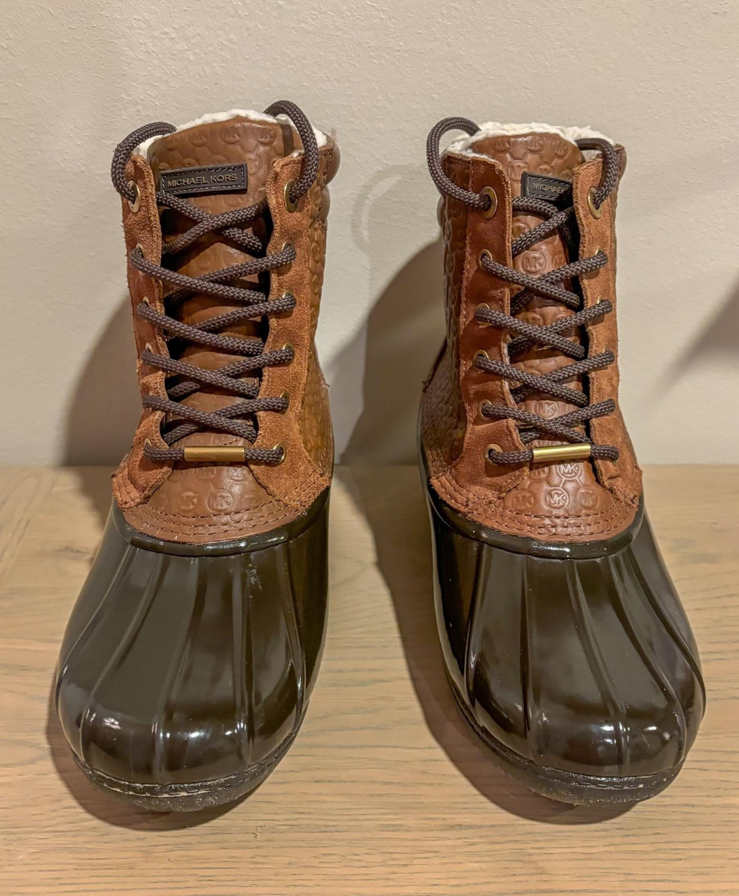 Michael Kors Ladies Easton Duck Boots Sz 6