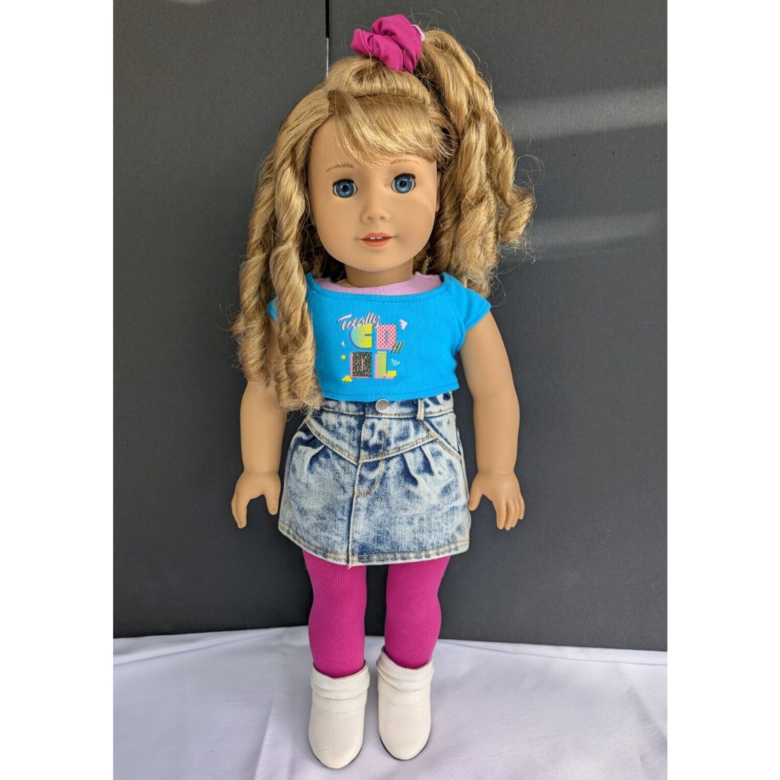 American Girl Doll Courtney Outfit VGUC Retro 1989 Blond Curly Hair w/ Bangs