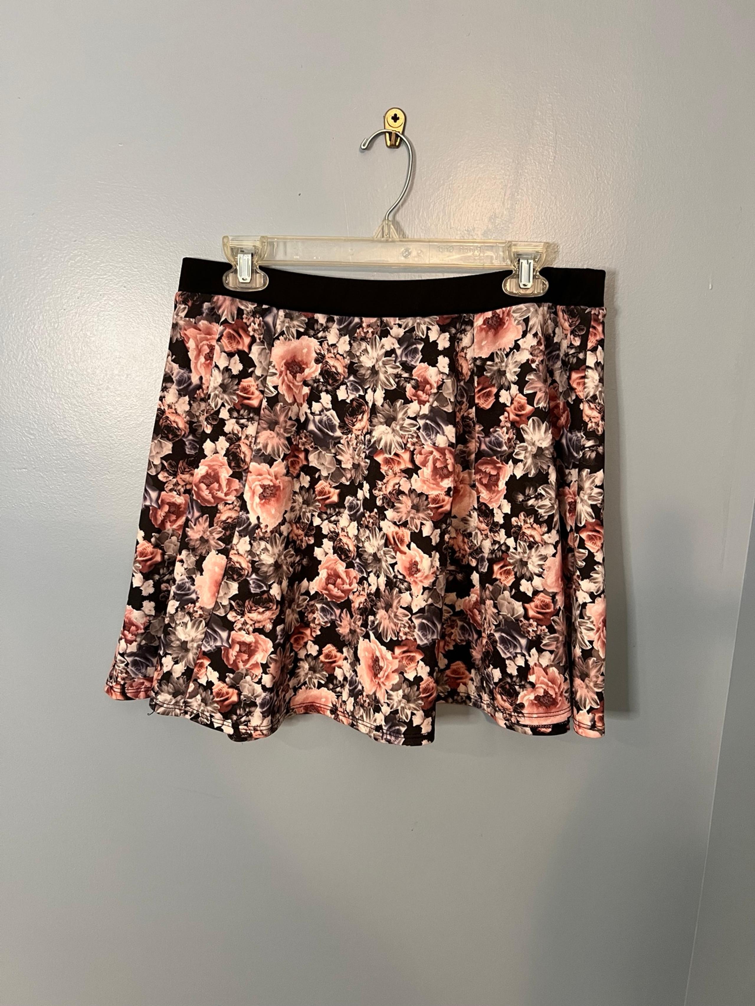 Junior’s XHILARATION Floral Skater Skirt - Size XL