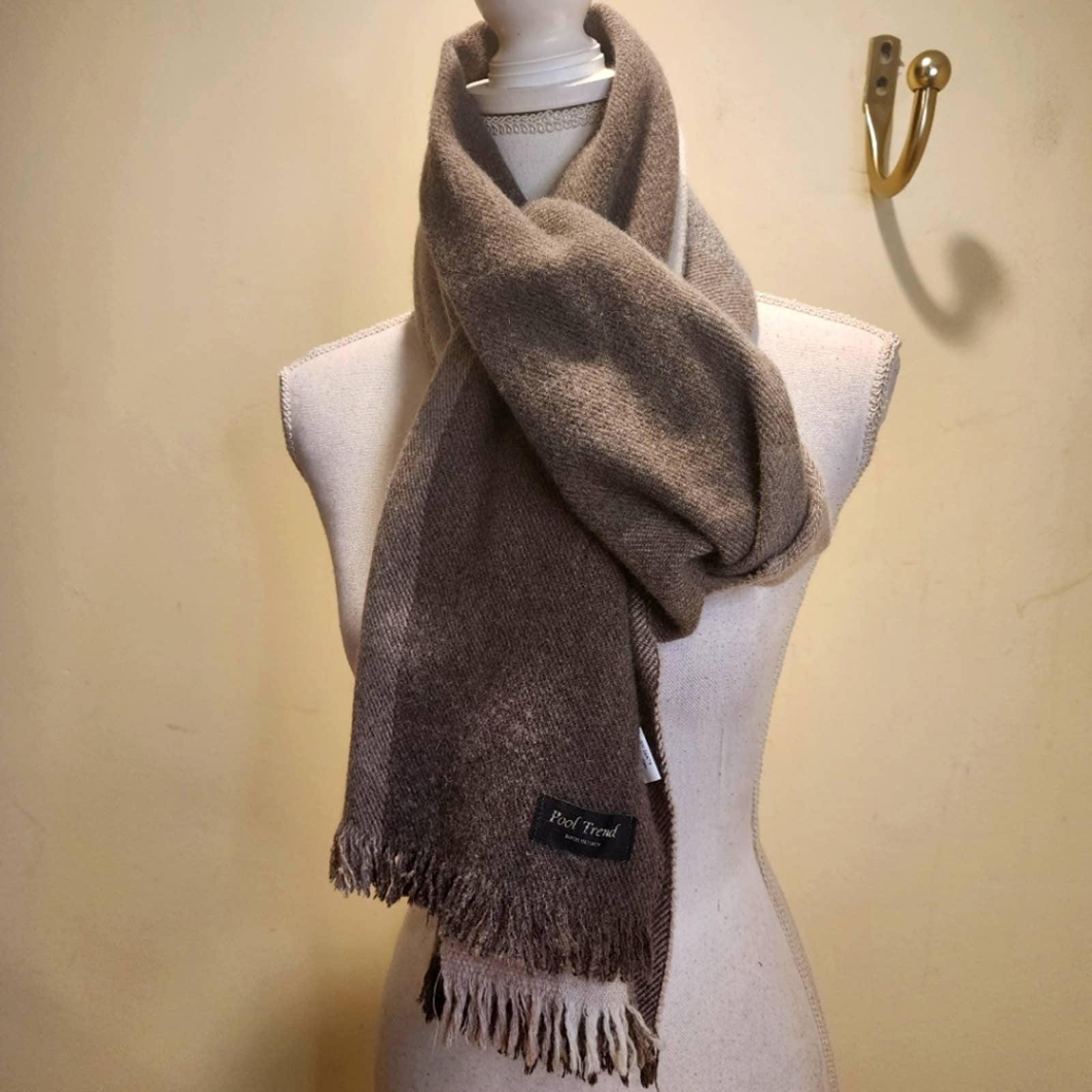 Pool Trend 100% wool scarf